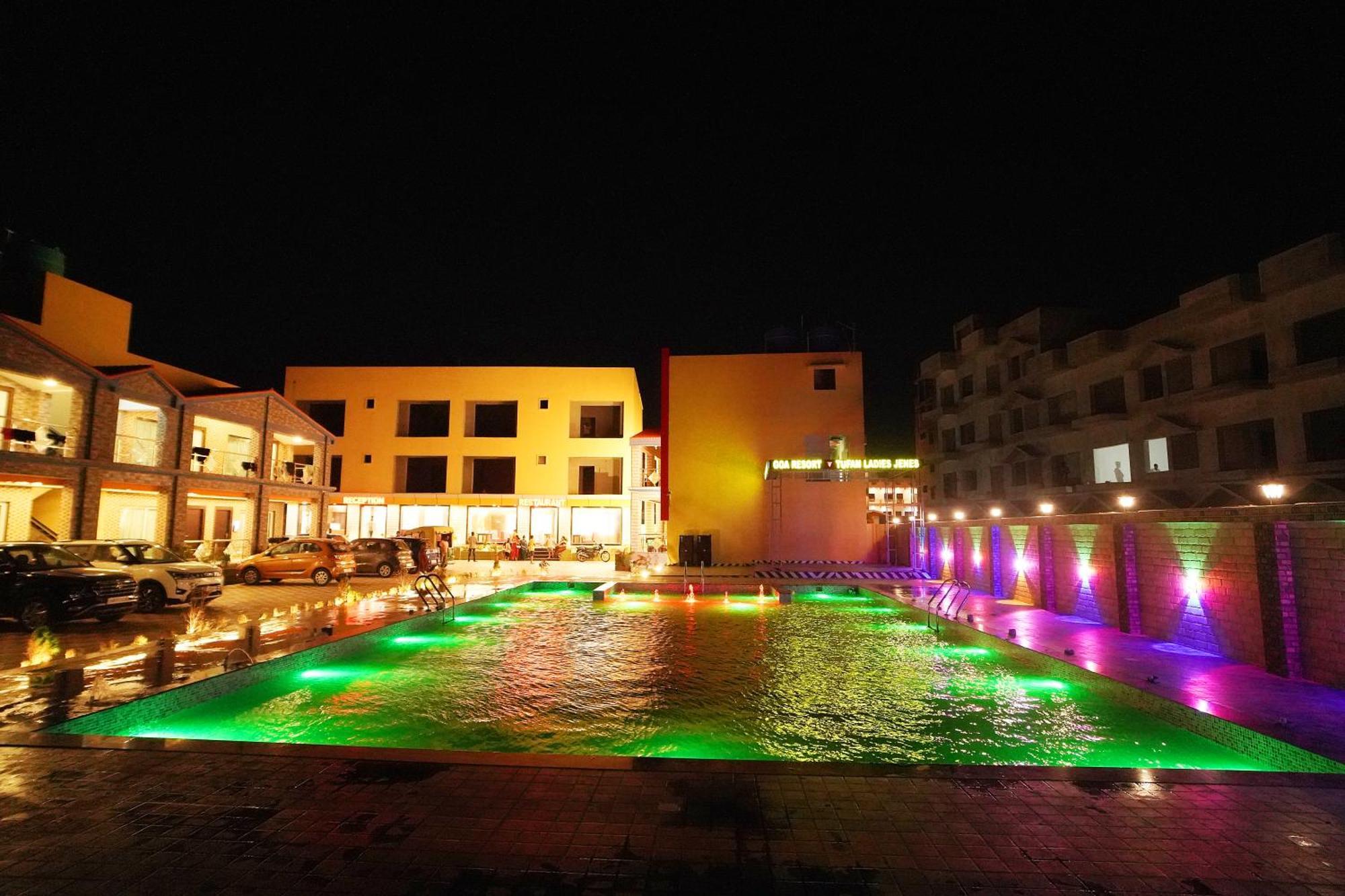 Goa Beach Resort On Beach Mandarmani Exteriér fotografie