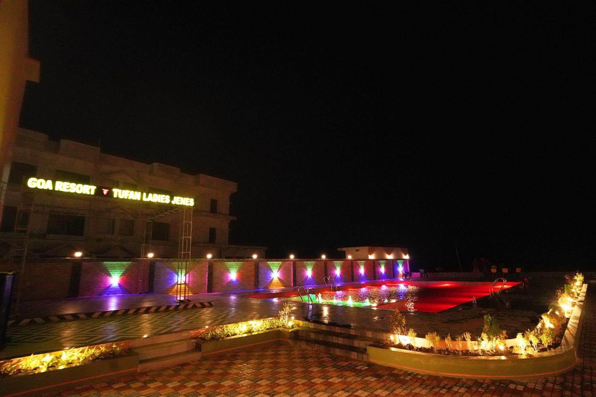 Goa Beach Resort On Beach Mandarmani Exteriér fotografie